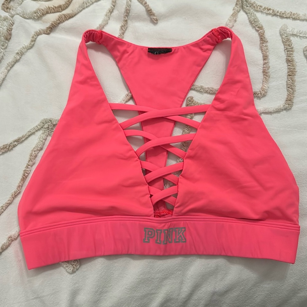 ⭐️VS PINK sports bra, Size Medium⭐️